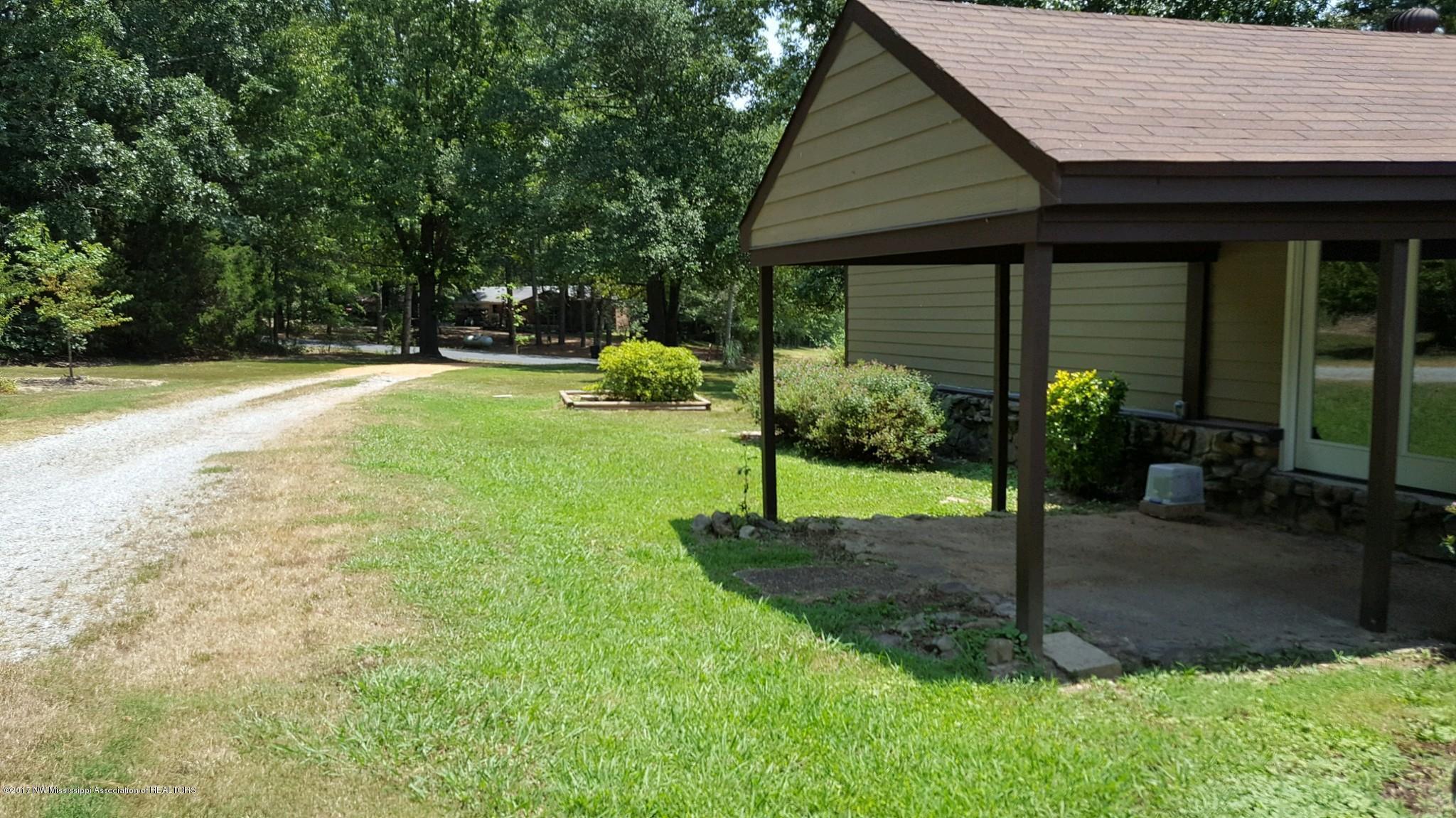 467 East Tate Road Coldwater, MS 38618 - Photo 7 of 41 IMG_2568