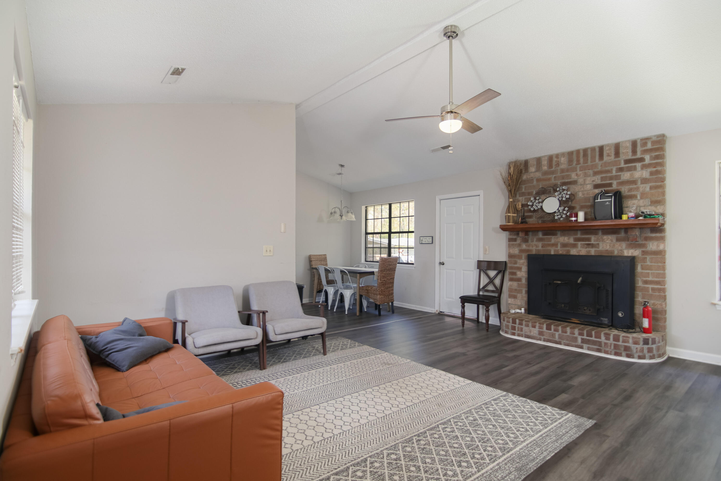 112 Woodbine Road Goose Creek, SC 29445 - Photo 4 of 22 IMG_2828-Edit