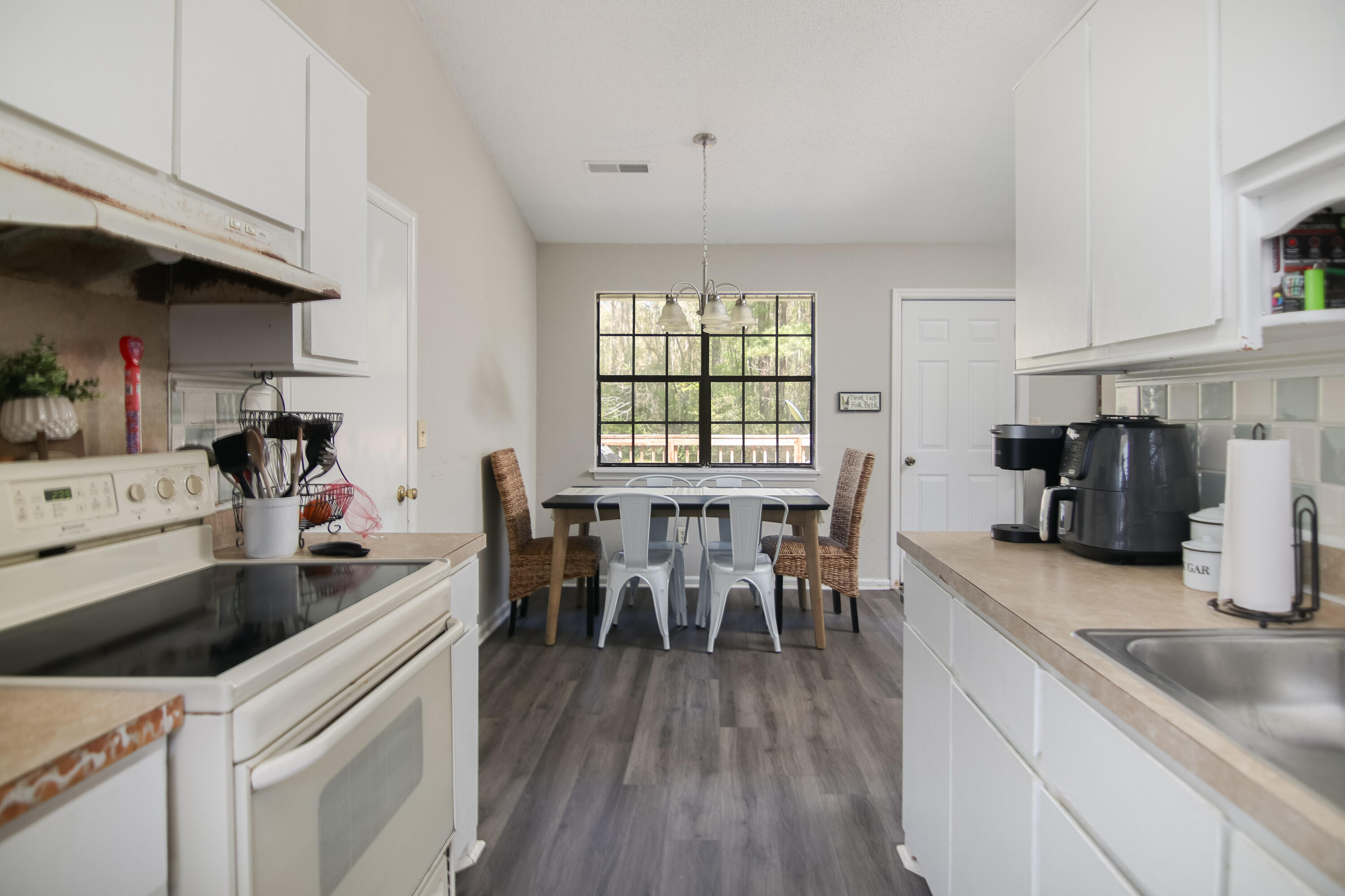 112 Woodbine Road Goose Creek, SC 29445 - Photo 8 of 22 IMG_2881-Edit