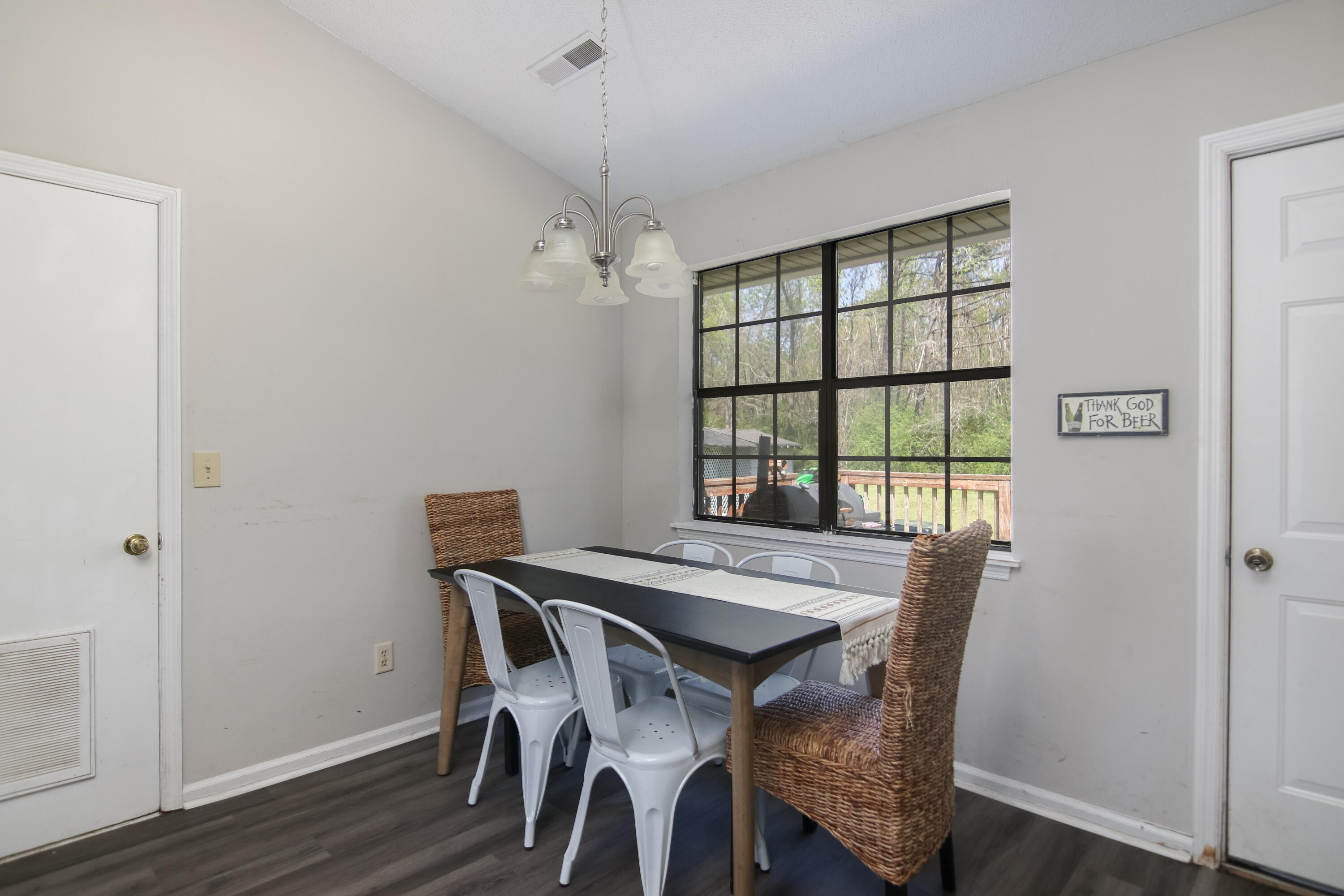 112 Woodbine Road Goose Creek, SC 29445 - Photo 9 of 22 IMG_2847-Edit