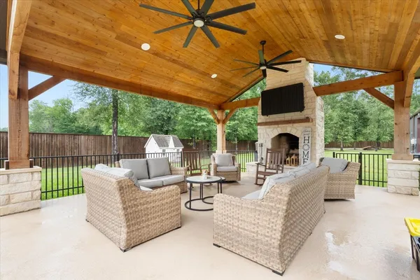 $619,950 | 27656 Rio Blanco Drive, Splendora, TX 77372