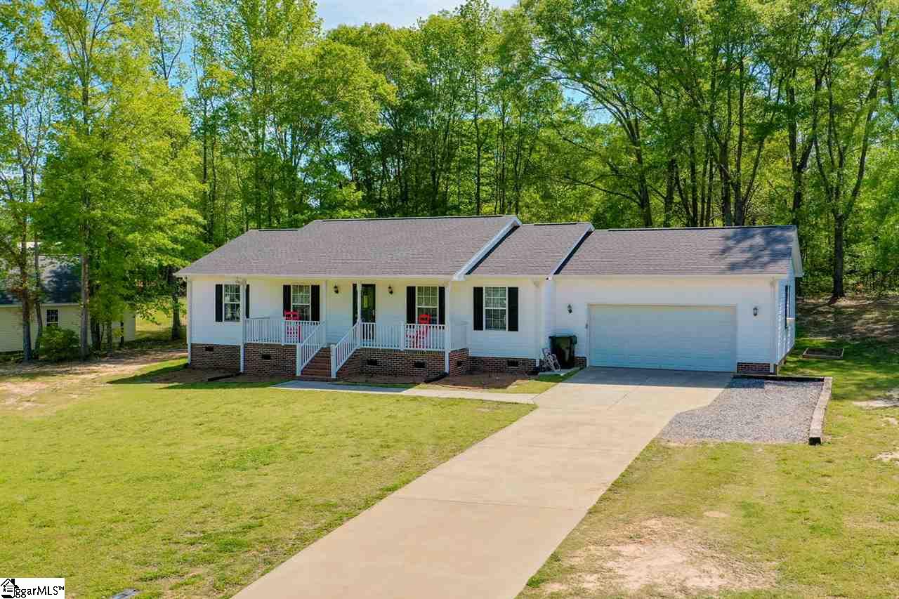 104 Gambrell Heights Honea Path, SC 29654 - Photo 1 of 27