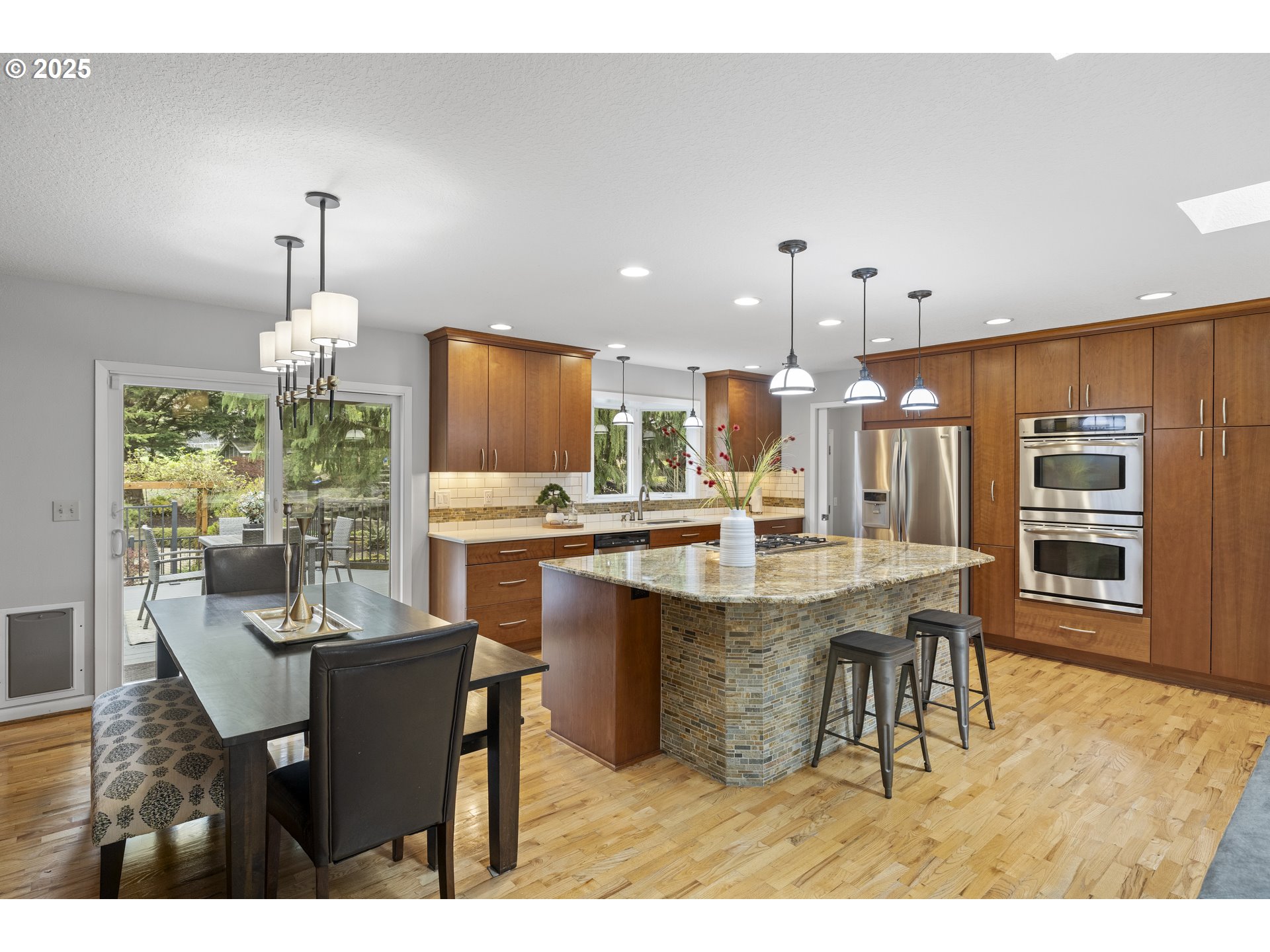 15105 Southwest Bull Mountain Road Portland, OR 97224 - Photo 12 of 48 Gallery Image 12