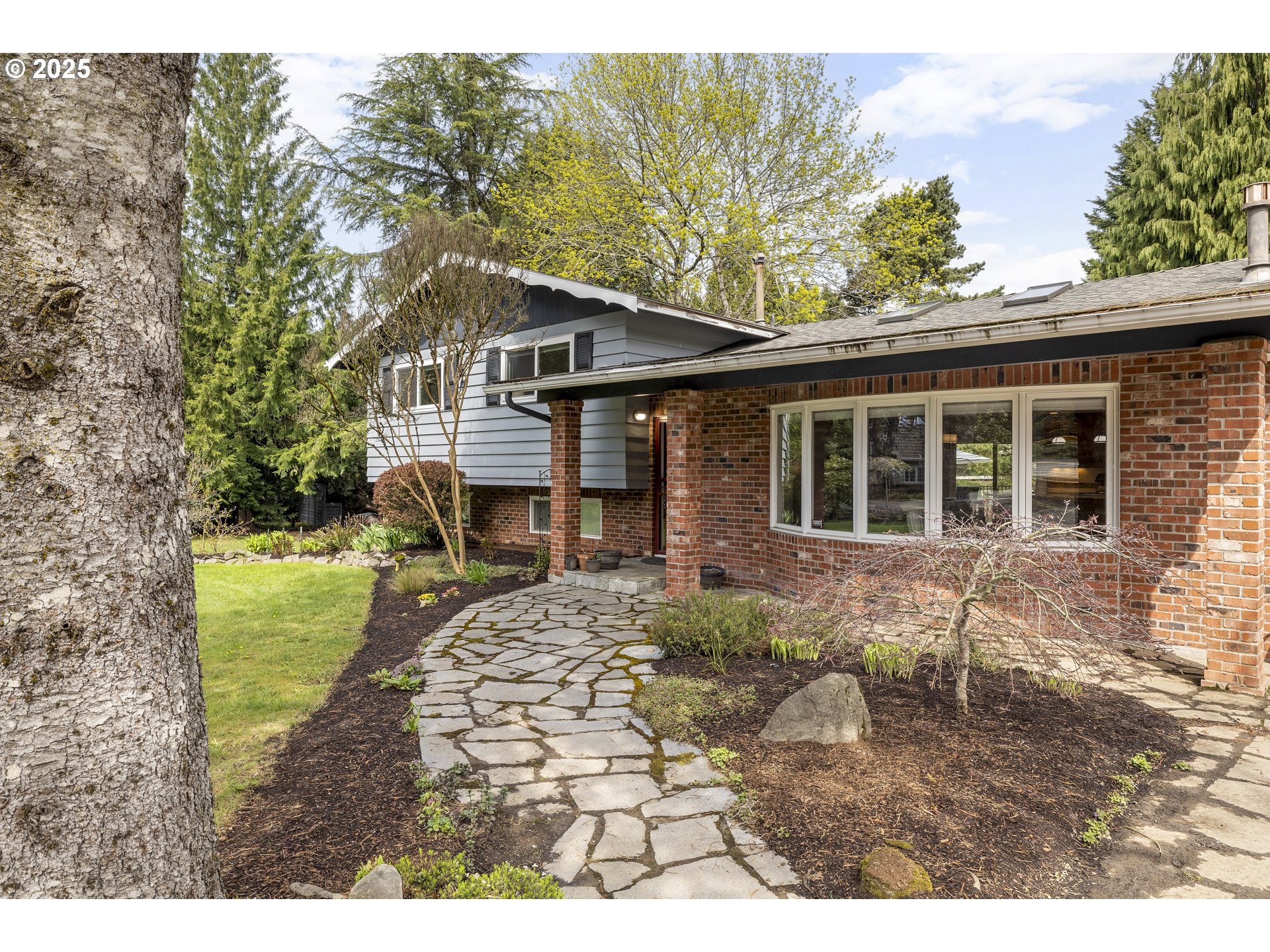 15105 Southwest Bull Mountain Road Portland, OR 97224 - Photo 4 of 48 Gallery Image 4