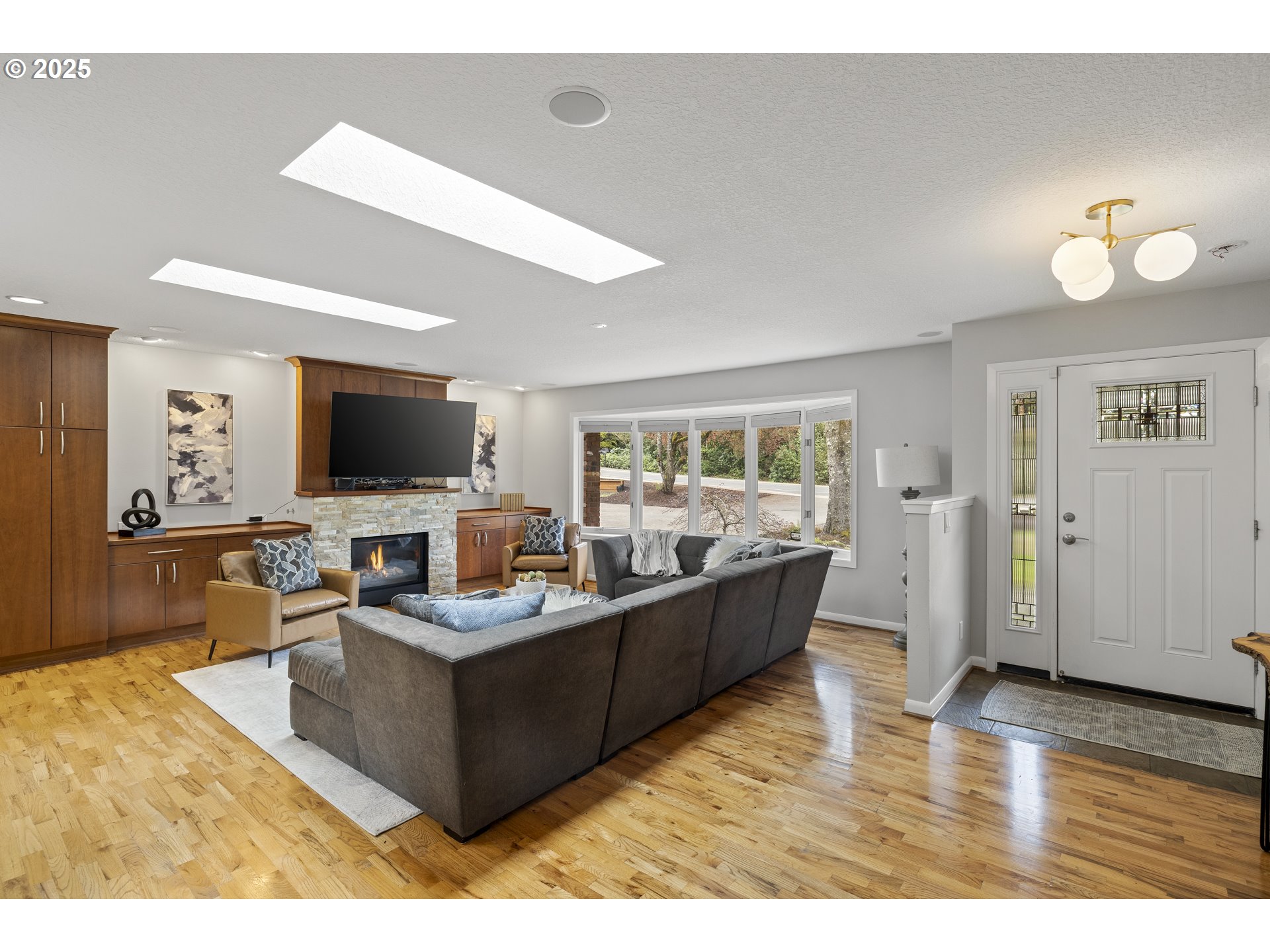 15105 Southwest Bull Mountain Road Portland, OR 97224 - Photo 5 of 48 Gallery Image 5