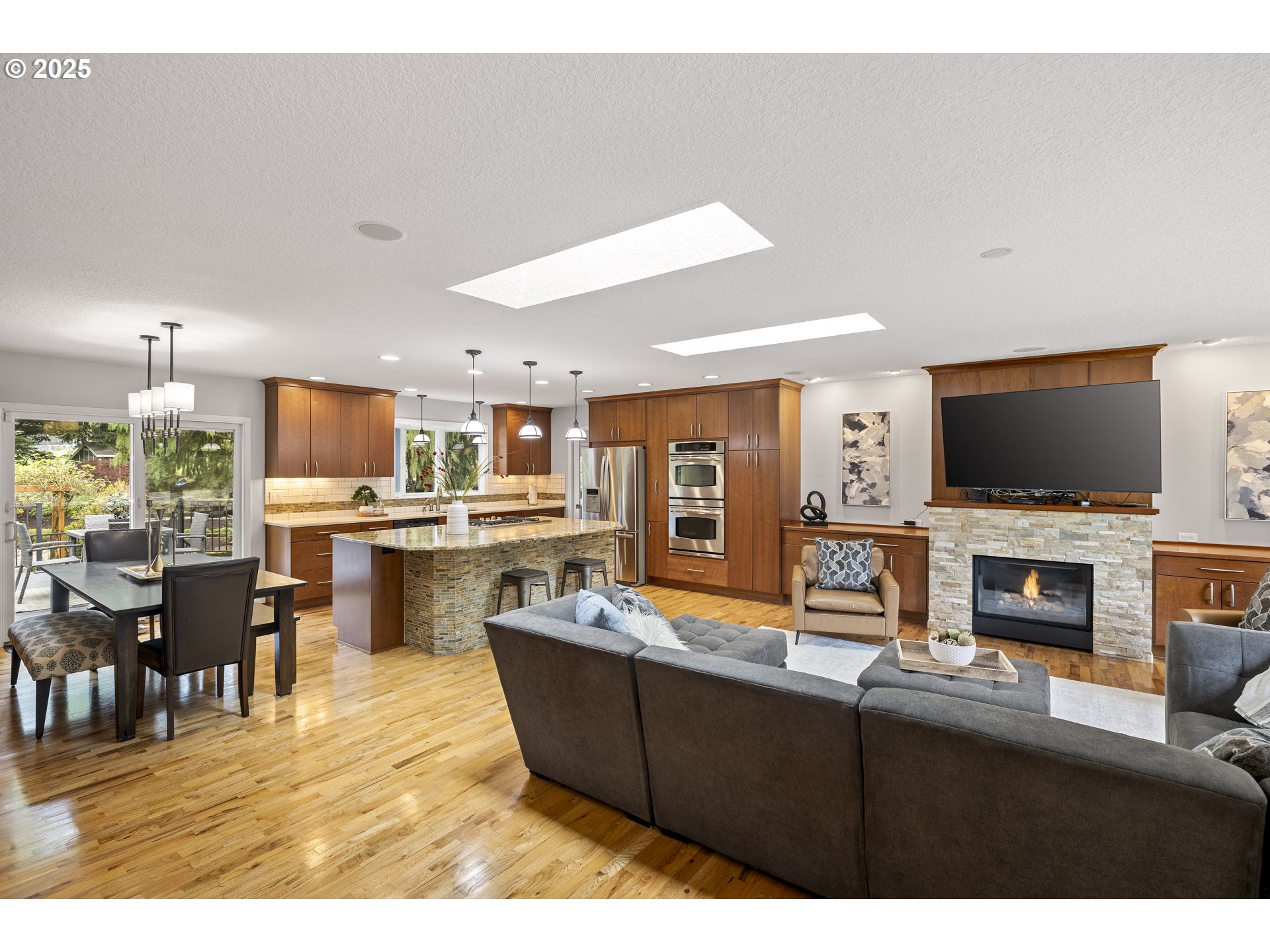 15105 Southwest Bull Mountain Road Portland, OR 97224 - Photo 6 of 48 Gallery Image 6