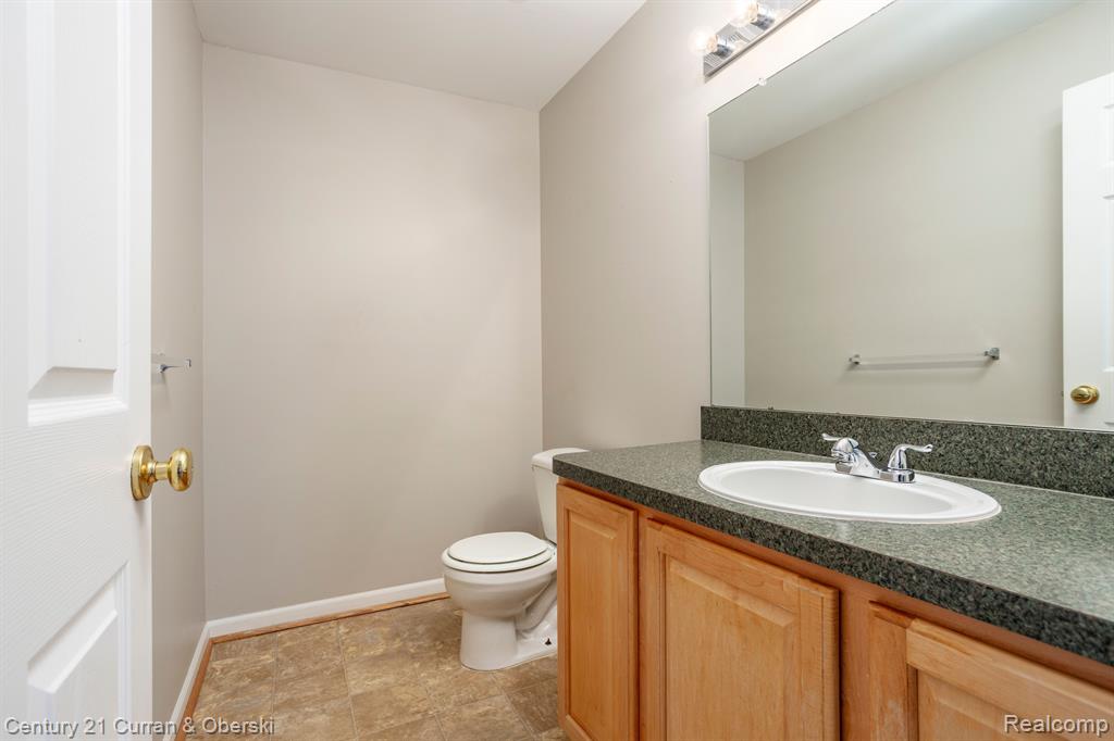 16944 Farmington Road, Unit 22 Livonia, MI 48154 - Photo 7 of 25