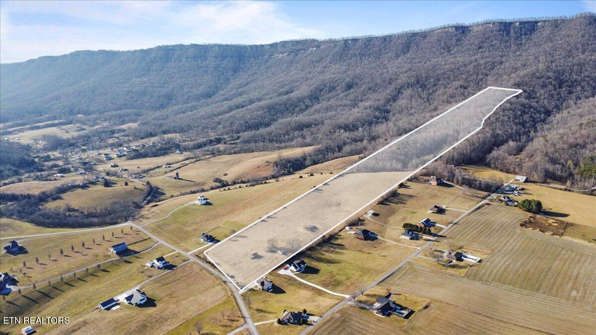 1203 Cross Valley Road La Follette, TN 37766 - Photo 1 of 14 06-F80D6F89-9348-40D6-AA80-4B71984604C4