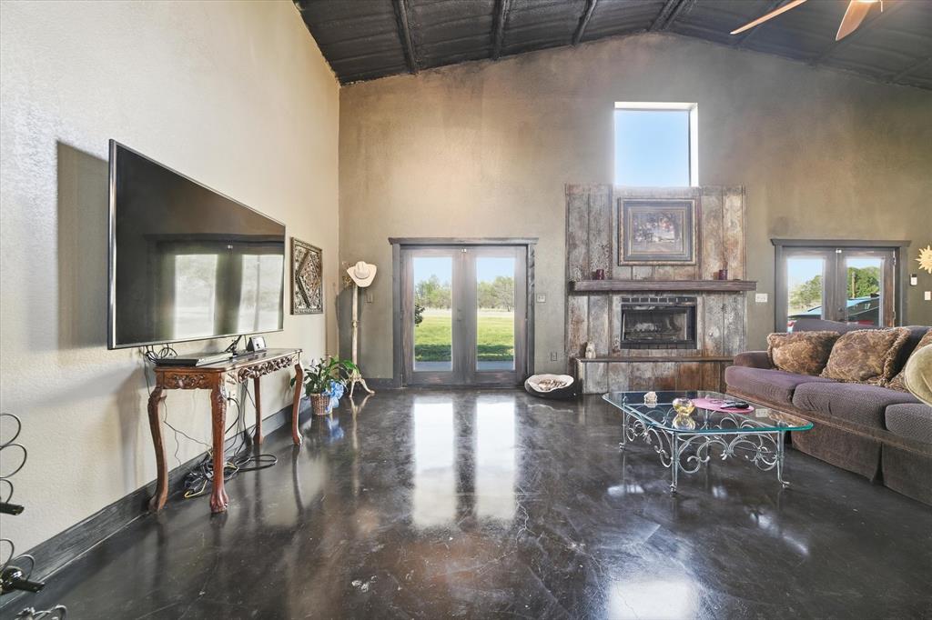 11110 Old Stoney Road Ponder, TX 76259 - Photo 6 of 34