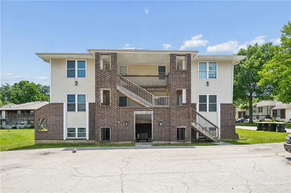 $675,000 | 9201 East 54th Street, Raytown, MO 64133