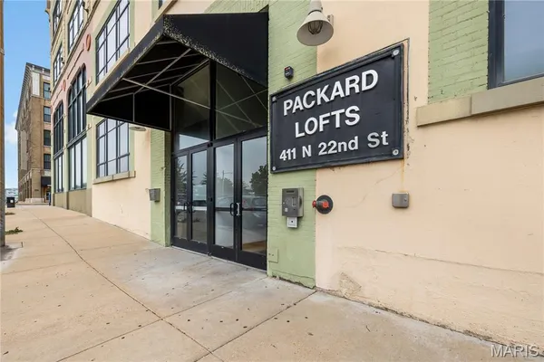 $1,275 | 2201 Locust Street, Unit 301, St. Louis, MO 63103