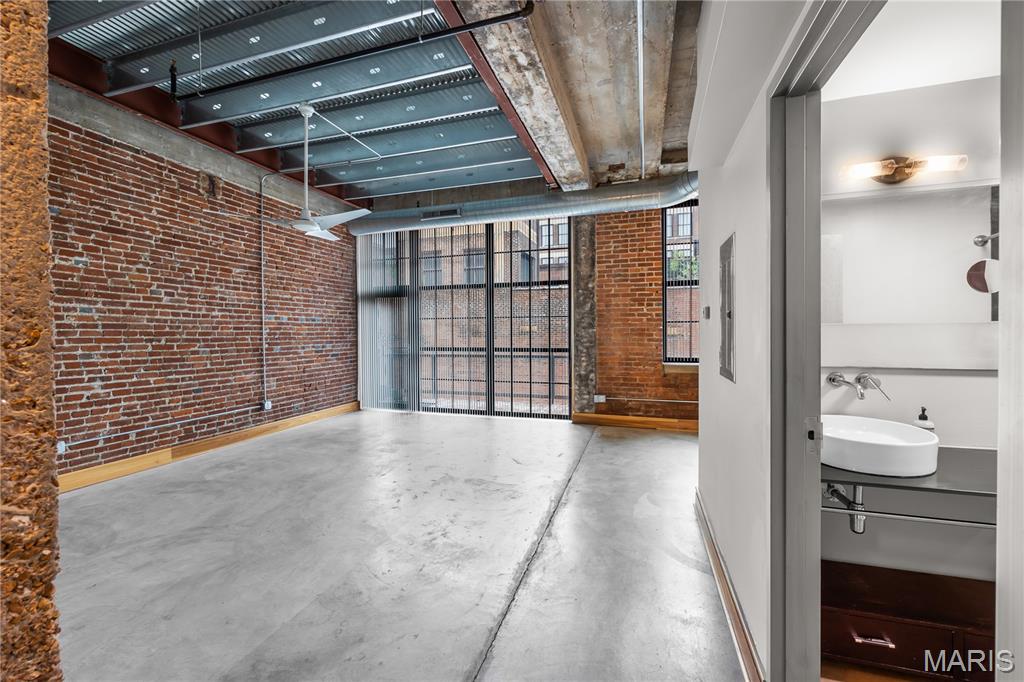 2201 Locust Street, Unit 301 St. Louis, MO 63103 - Photo 11 of 26