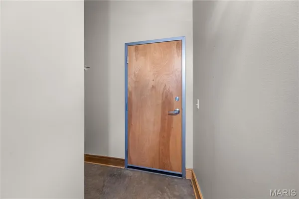 $1,275 | 2201 Locust Street, Unit 301, St. Louis, MO 63103