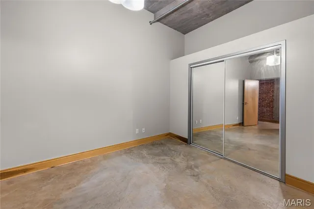 $1,300 | 2201 Locust Street, Unit 301, St. Louis, MO 63103