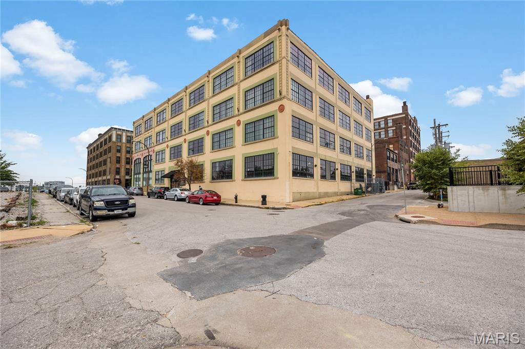 2201 Locust Street, Unit 301 St. Louis, MO 63103 - Photo 2 of 26