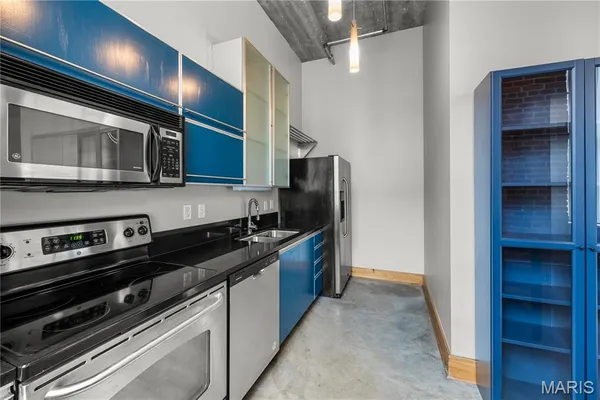 $1,275 | 2201 Locust Street, Unit 301, St. Louis, MO 63103