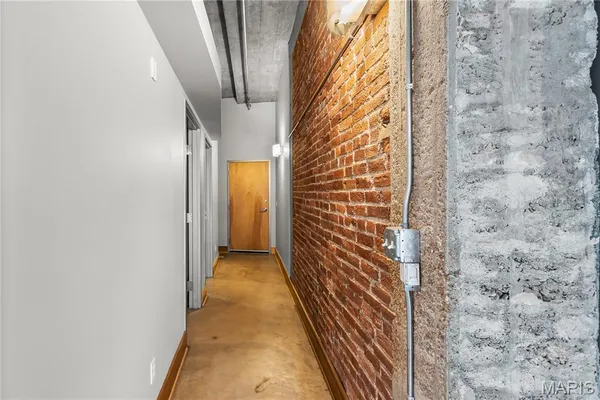 $1,275 | 2201 Locust Street, Unit 301, St. Louis, MO 63103