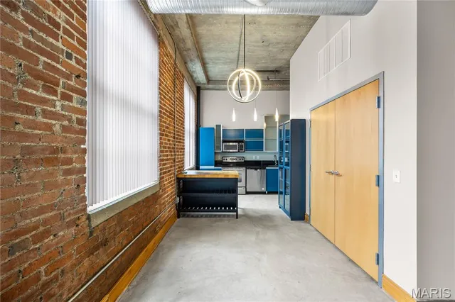 $1,300 | 2201 Locust Street, Unit 301, St. Louis, MO 63103