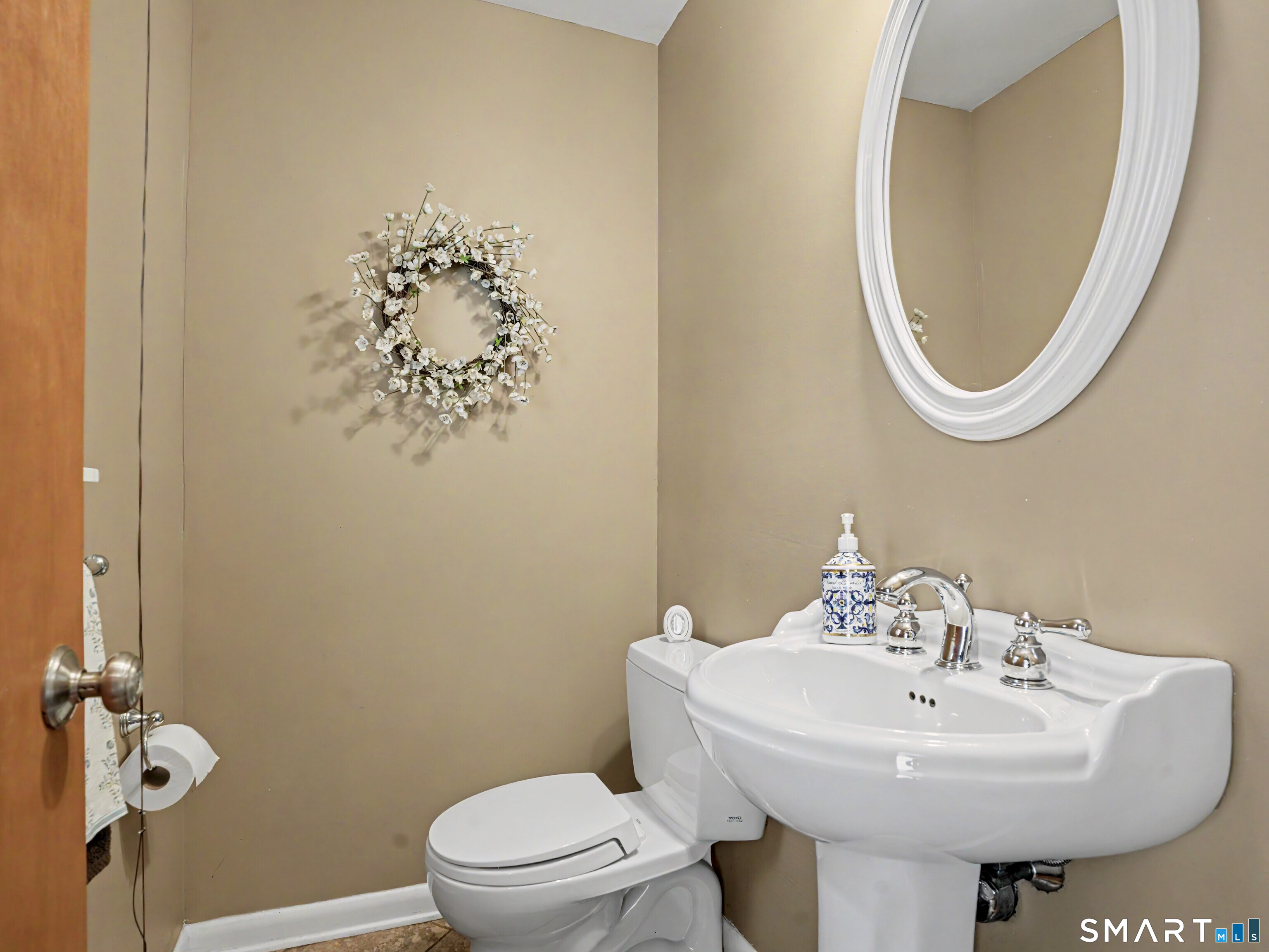 579 Racebrook Road Orange, CT 06477 - Photo 15 of 39