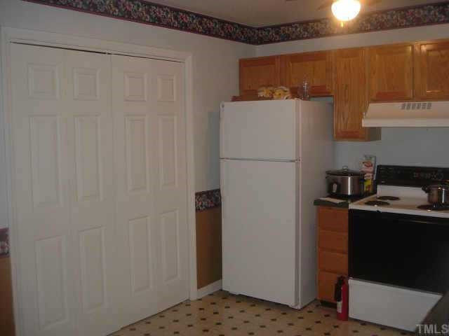5912 Sandy Raleigh, NC 27610 - Photo 3 of 6 Kitchen
