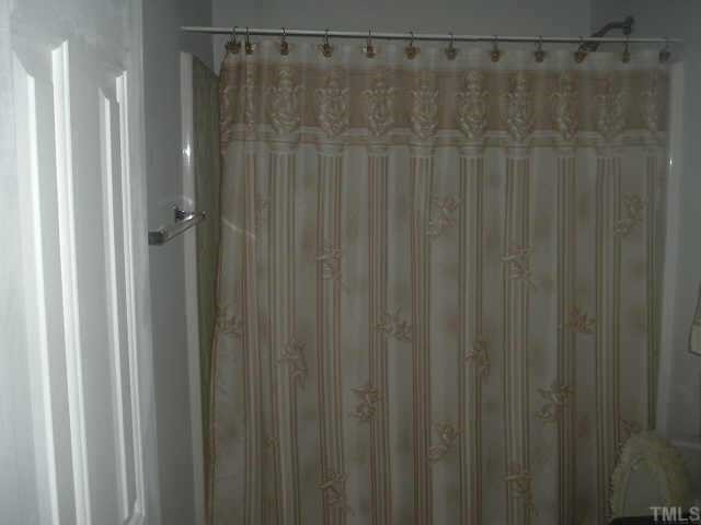 5912 Sandy Raleigh, NC 27610 - Photo 4 of 6 Hall Bath