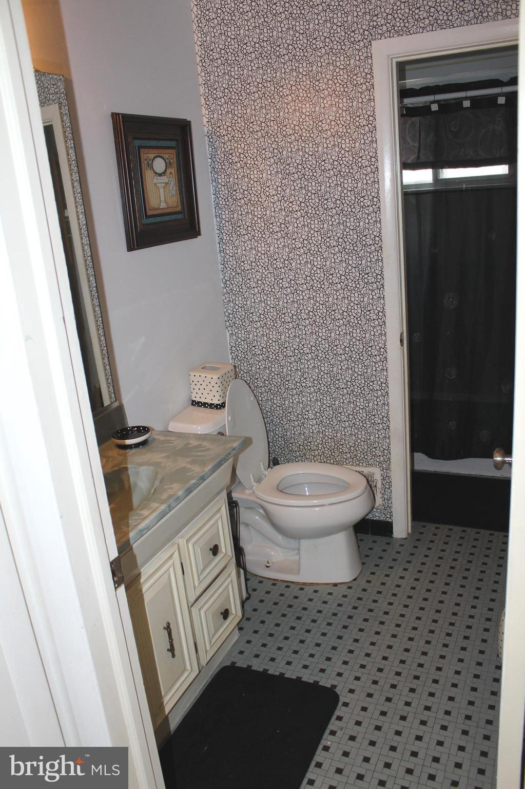 2827 Rona Road Baltimore, MD 21207 - Photo 16 of 29 Bath
