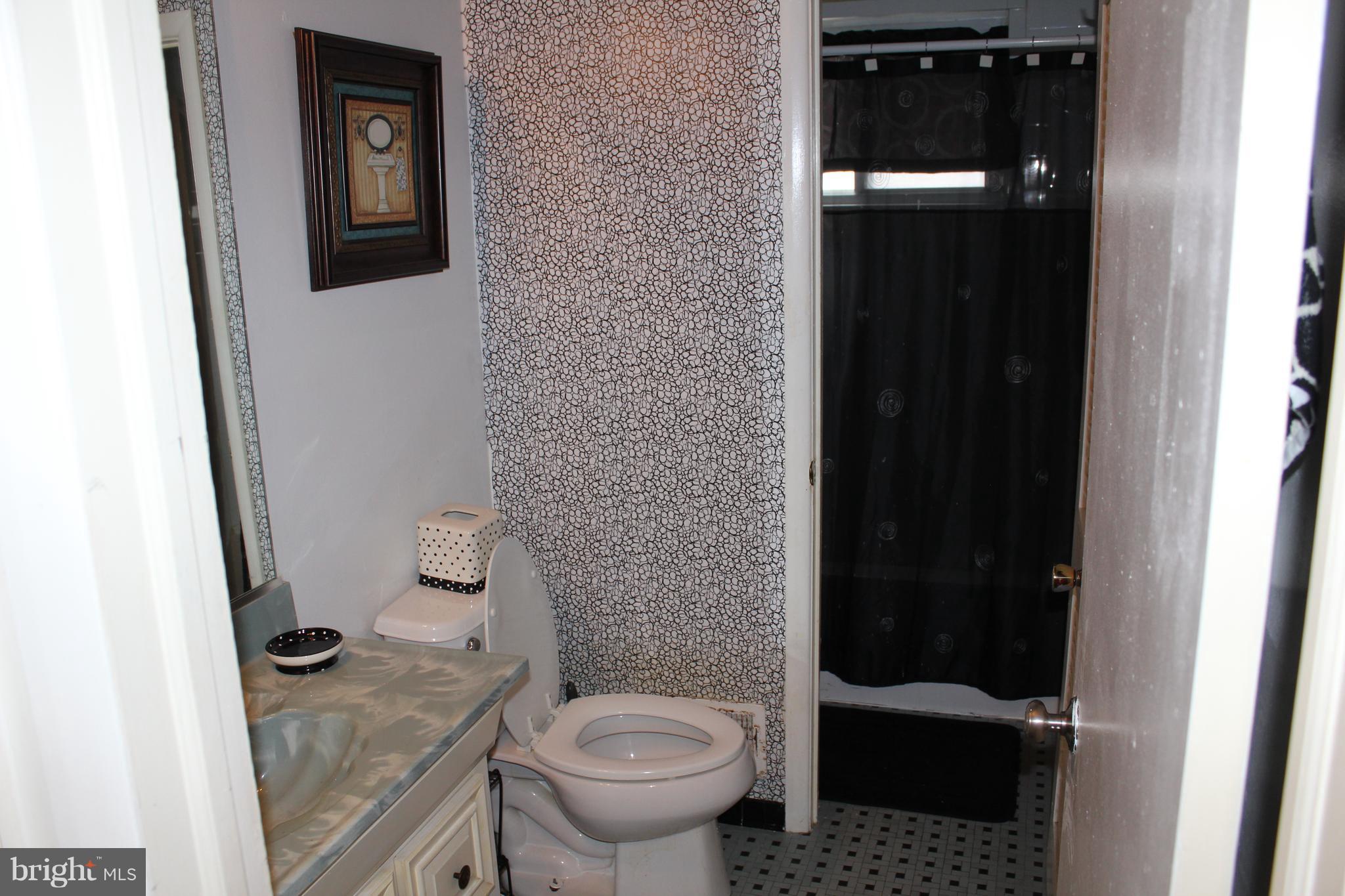 2827 Rona Road Baltimore, MD 21207 - Photo 17 of 29 Bath
