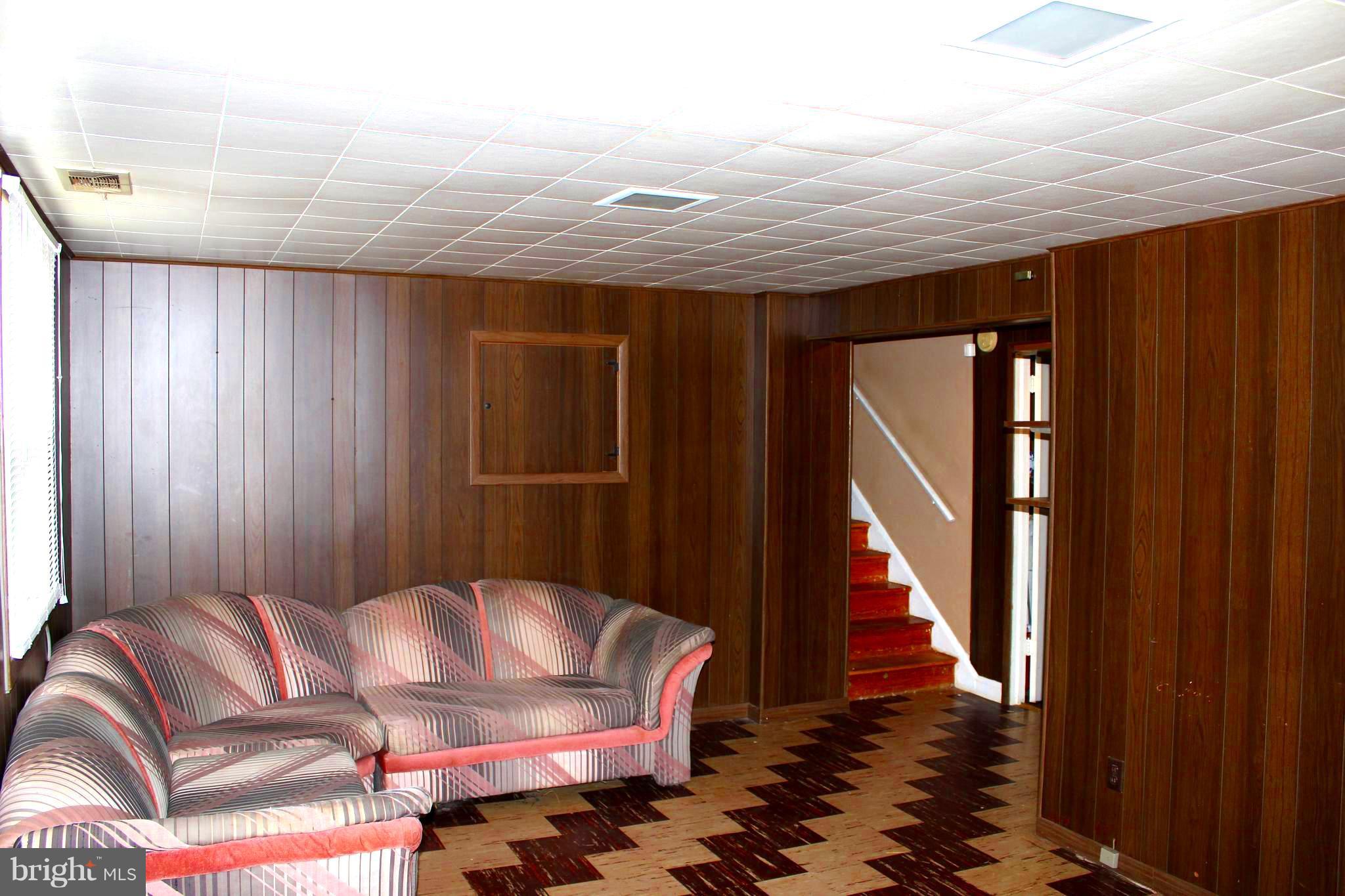 2827 Rona Road Baltimore, MD 21207 - Photo 25 of 29 Family Room