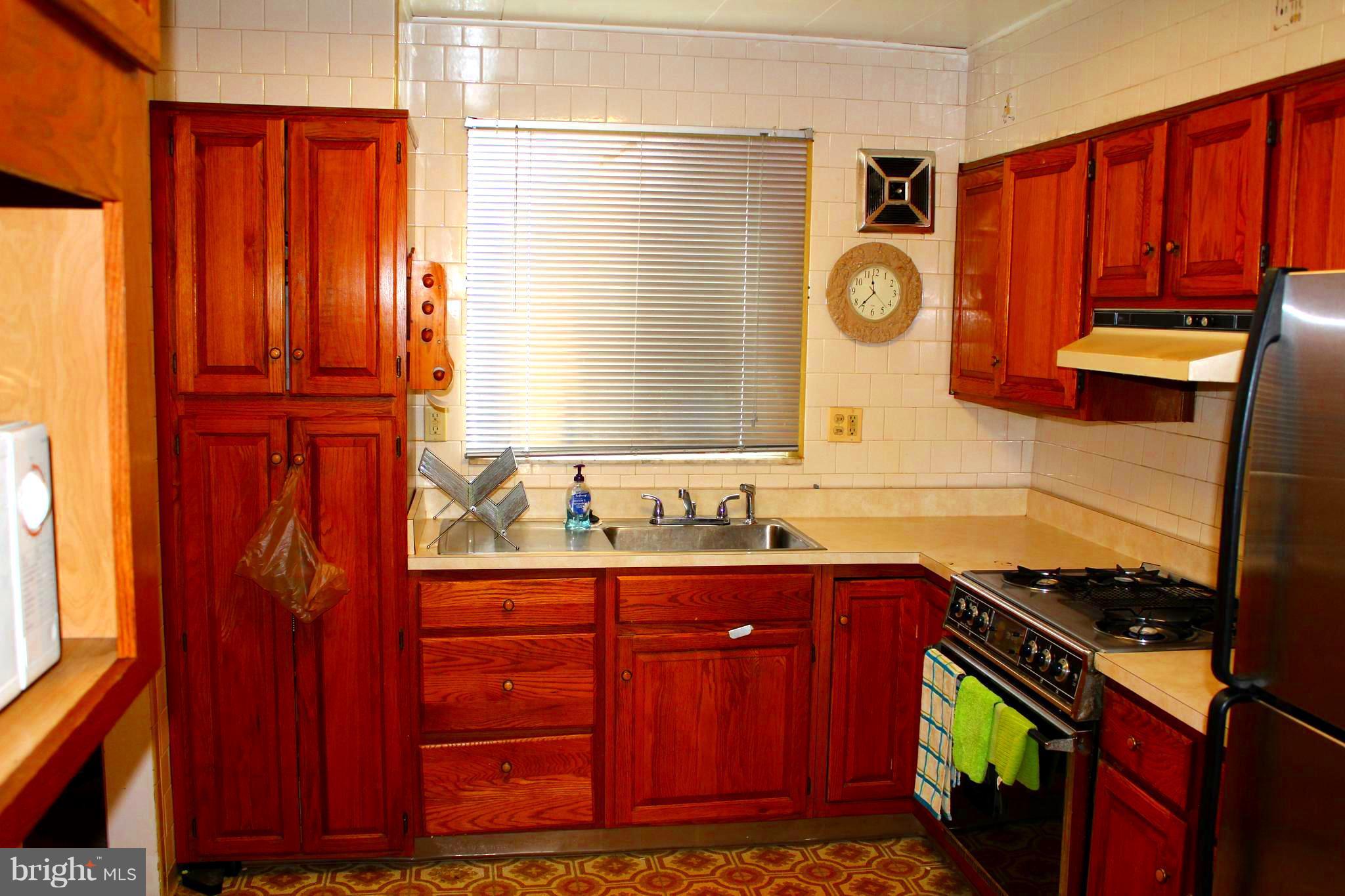 2827 Rona Road Baltimore, MD 21207 - Photo 6 of 29 Kitchen