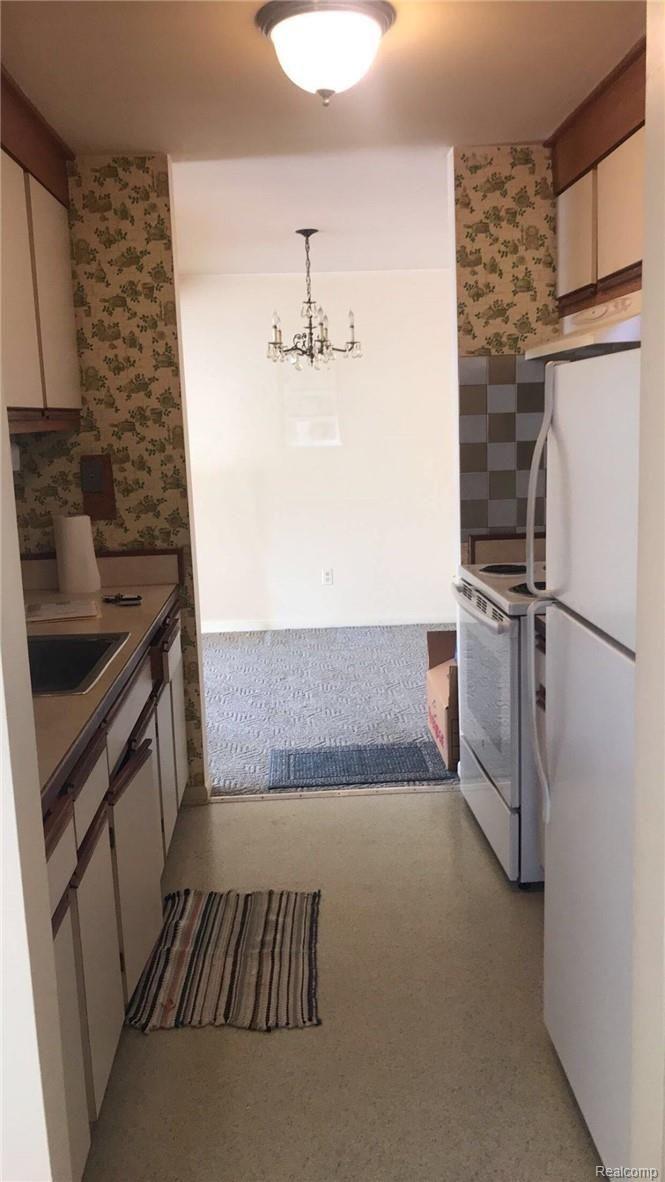 1199 South Sheldon Road, Unit 25 Plymouth, MI 48170 - Photo 8 of 22 Kitchen 3.jpg
