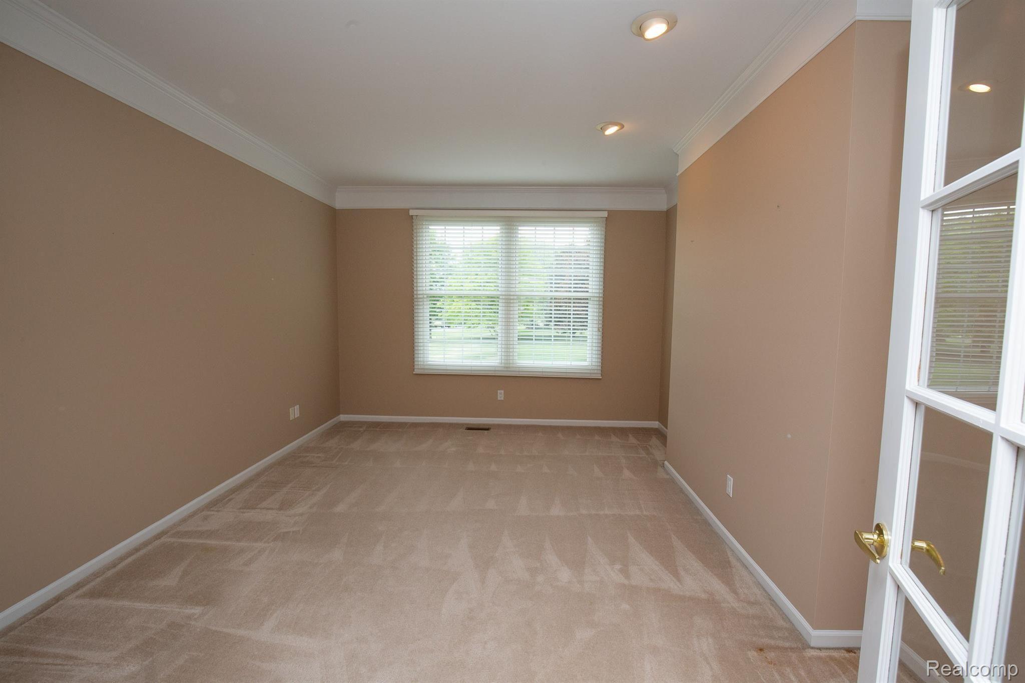 4040 Holly Lane Rochester, MI 48306 - Photo 24 of 63 IMG_6163.jpg