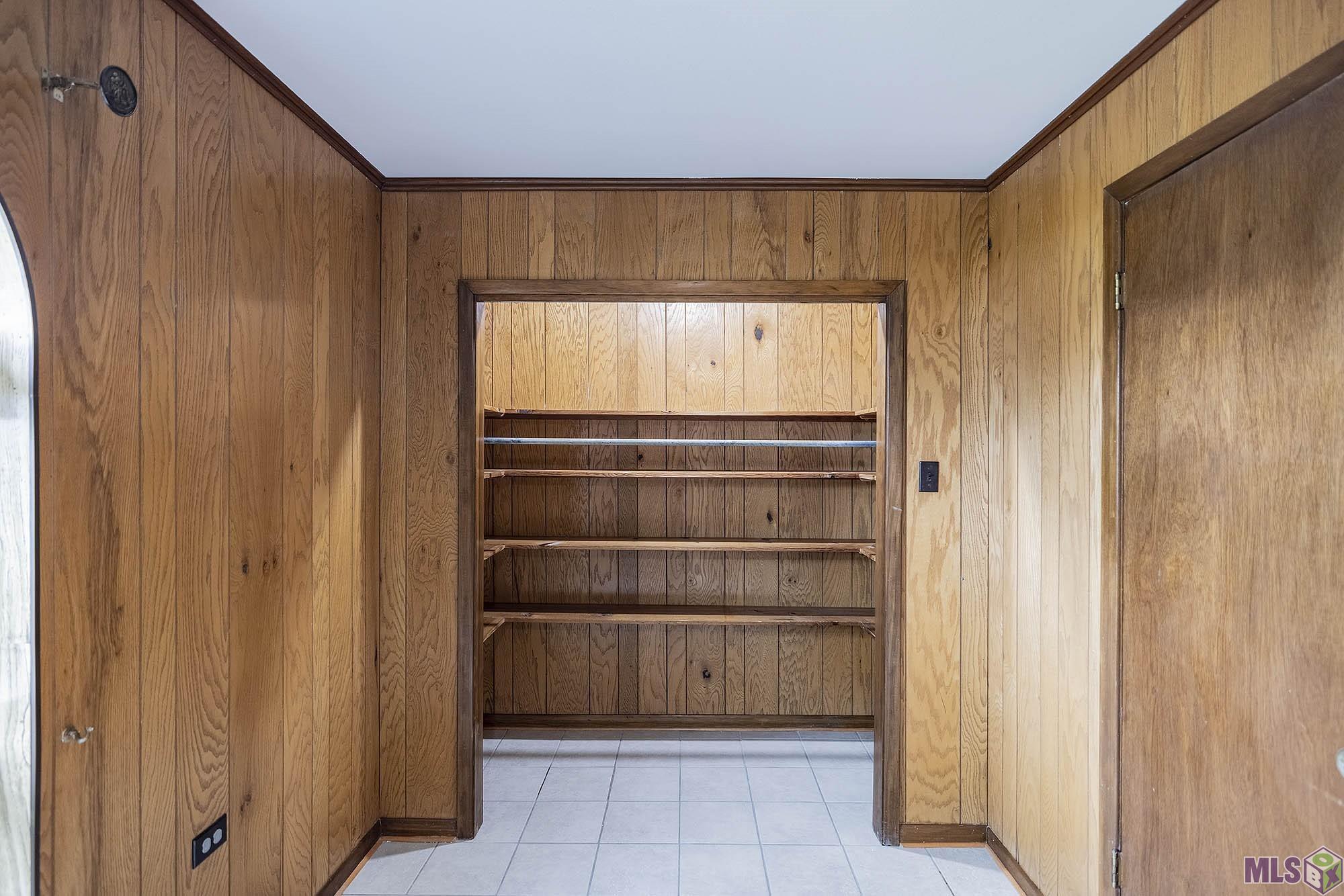 9202 East Main Street Houma, LA 70363 - Photo 26 of 47 Bedroom Closet