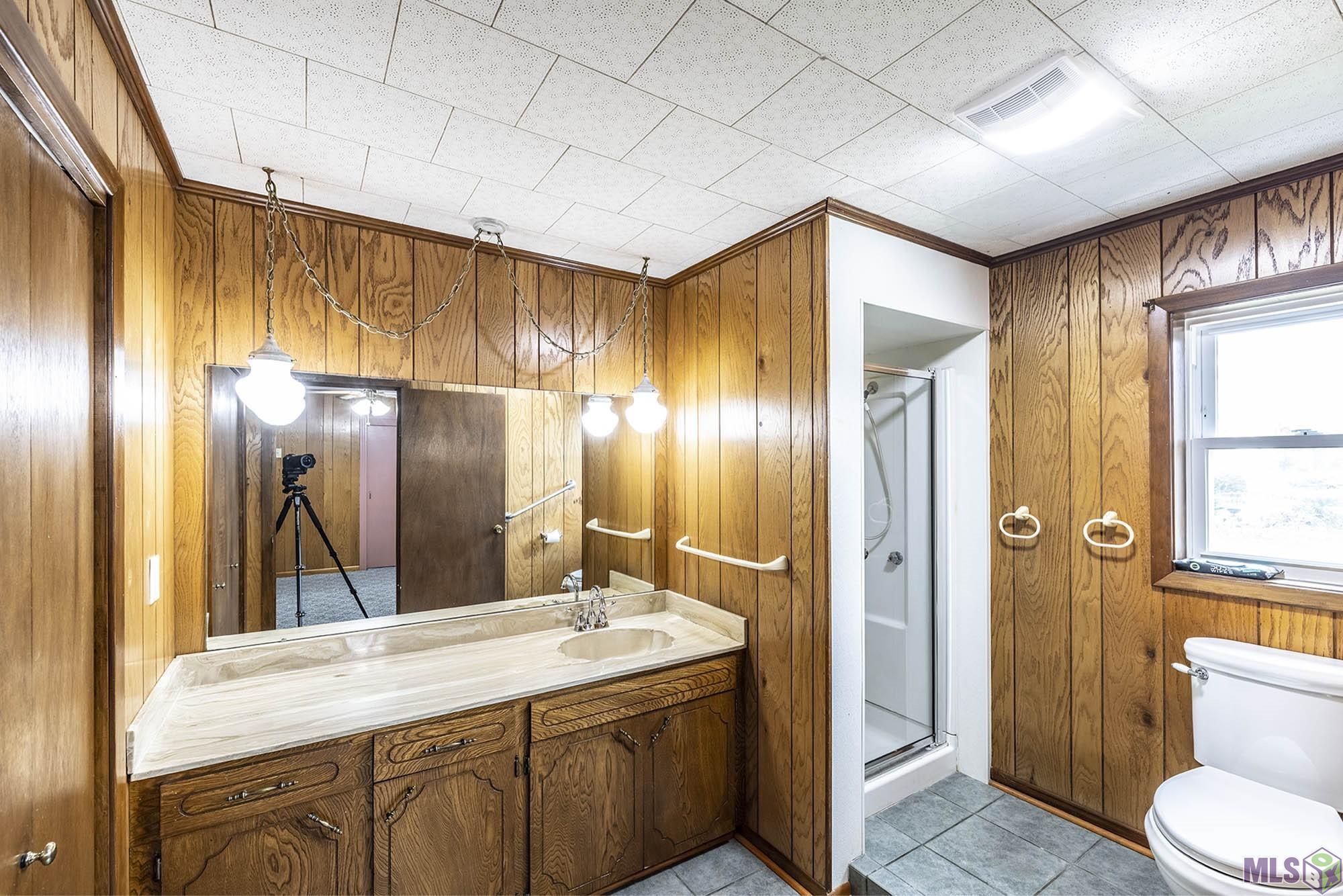 9202 East Main Street Houma, LA 70363 - Photo 35 of 47 Master Bathroom