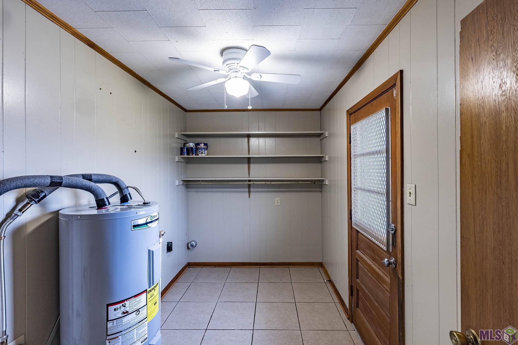 9202 East Main Street Houma, LA 70363 - Photo 44 of 47 Guest House Laundry Room