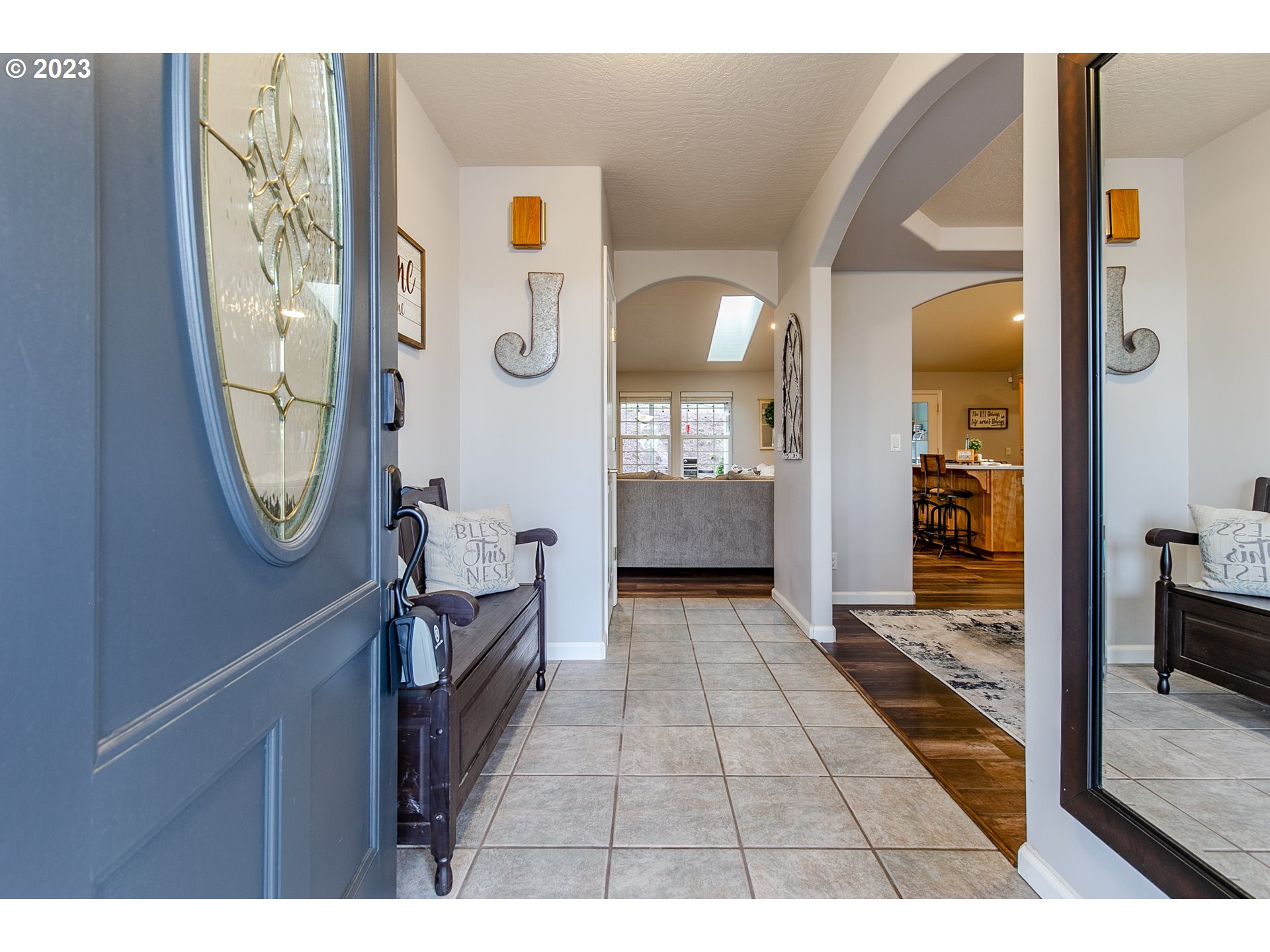 2353 35th Street Springfield, OR 97477 - Photo 5 of 32 a view of hallway with livingroom and furniture