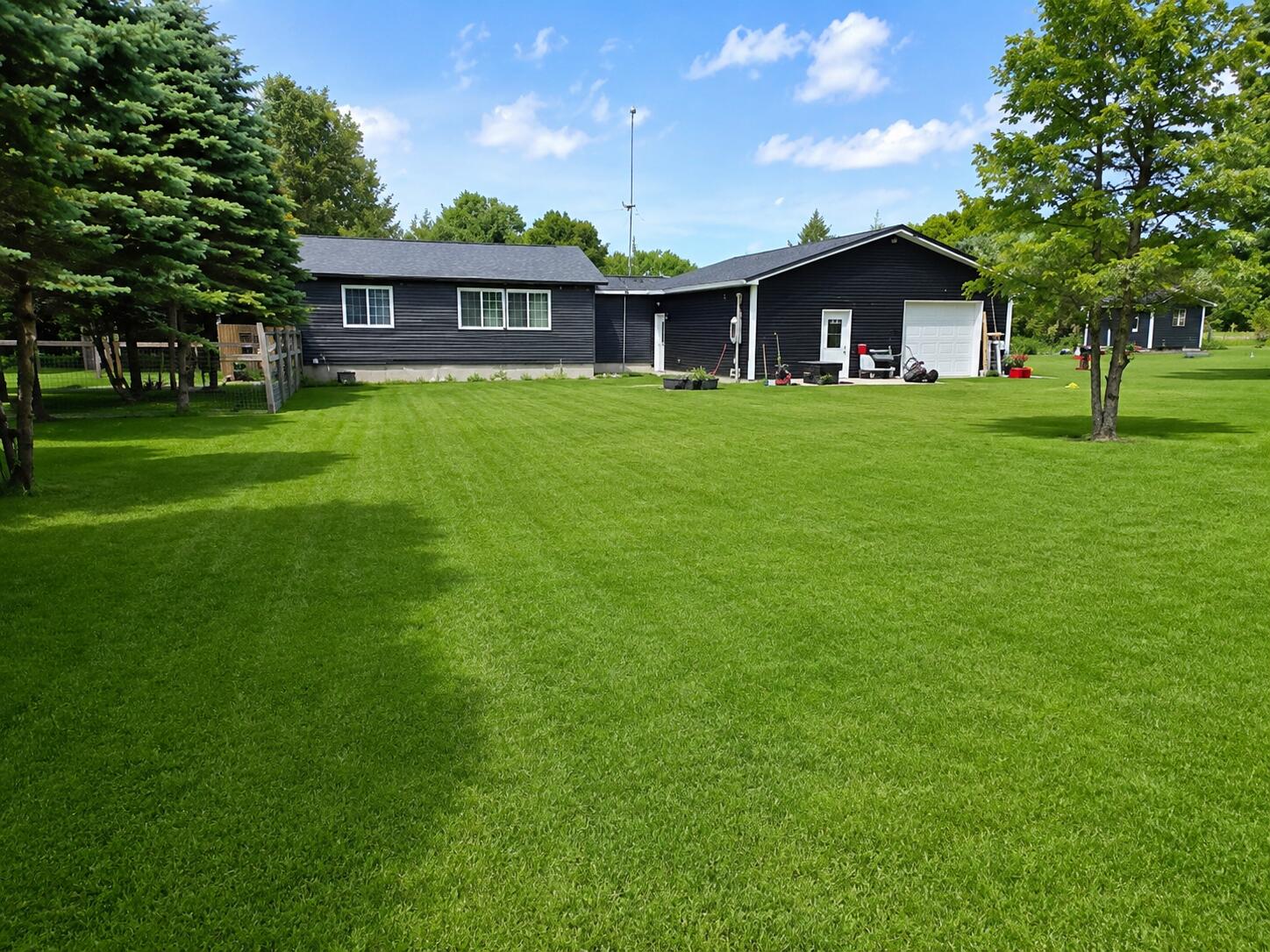 1366 Grow Road, NW