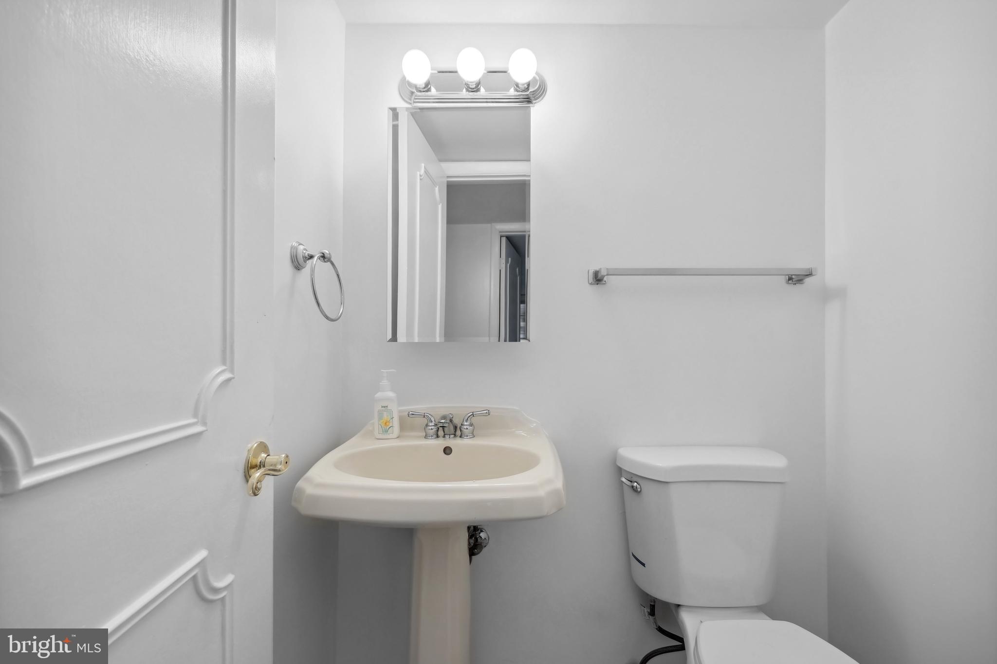 7007 Gillings Road Springfield, VA 22152 - Photo 16 of 51 Gallery Image 16