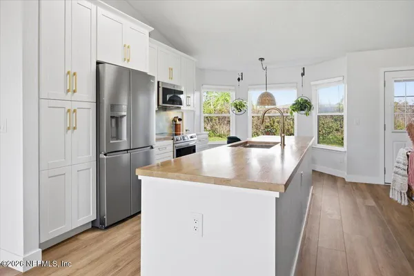$390,000 | 423 Baybrook Drive, Fleming Island, FL 32003