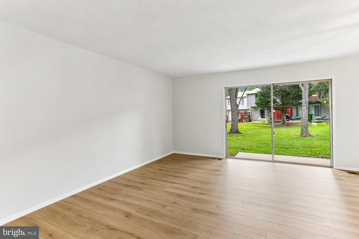 11191 Columbia Pike, Unit 41 Silver Spring, MD 20901 - Photo 23 of 52 Living Room