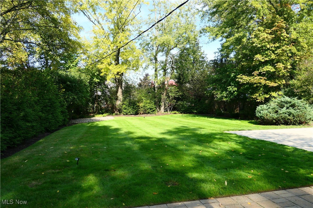 18201 Shelburne Road Cleveland, OH 44118 - Photo 34 of 36 View of yard