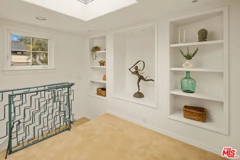 $2,650,000 | 219 Entrada Drive, Santa Monica, CA 90402