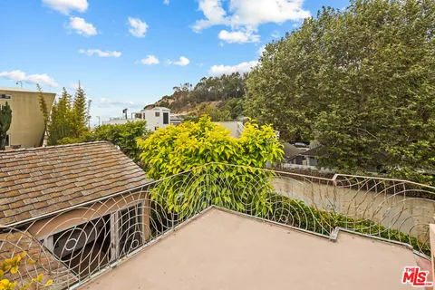 $2,650,000 | 219 Entrada Drive, Santa Monica, CA 90402