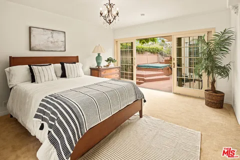 $2,650,000 | 219 Entrada Drive, Santa Monica, CA 90402