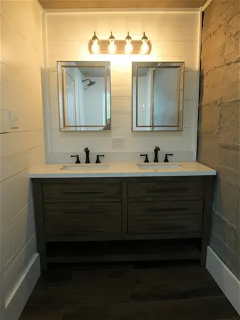 $950 | 104 West Wallace Street, Llano, TX 78643