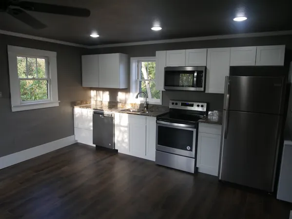 $950 | 104 West Wallace Street, Llano, TX 78643