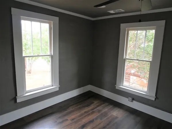 $950 | 104 West Wallace Street, Llano, TX 78643