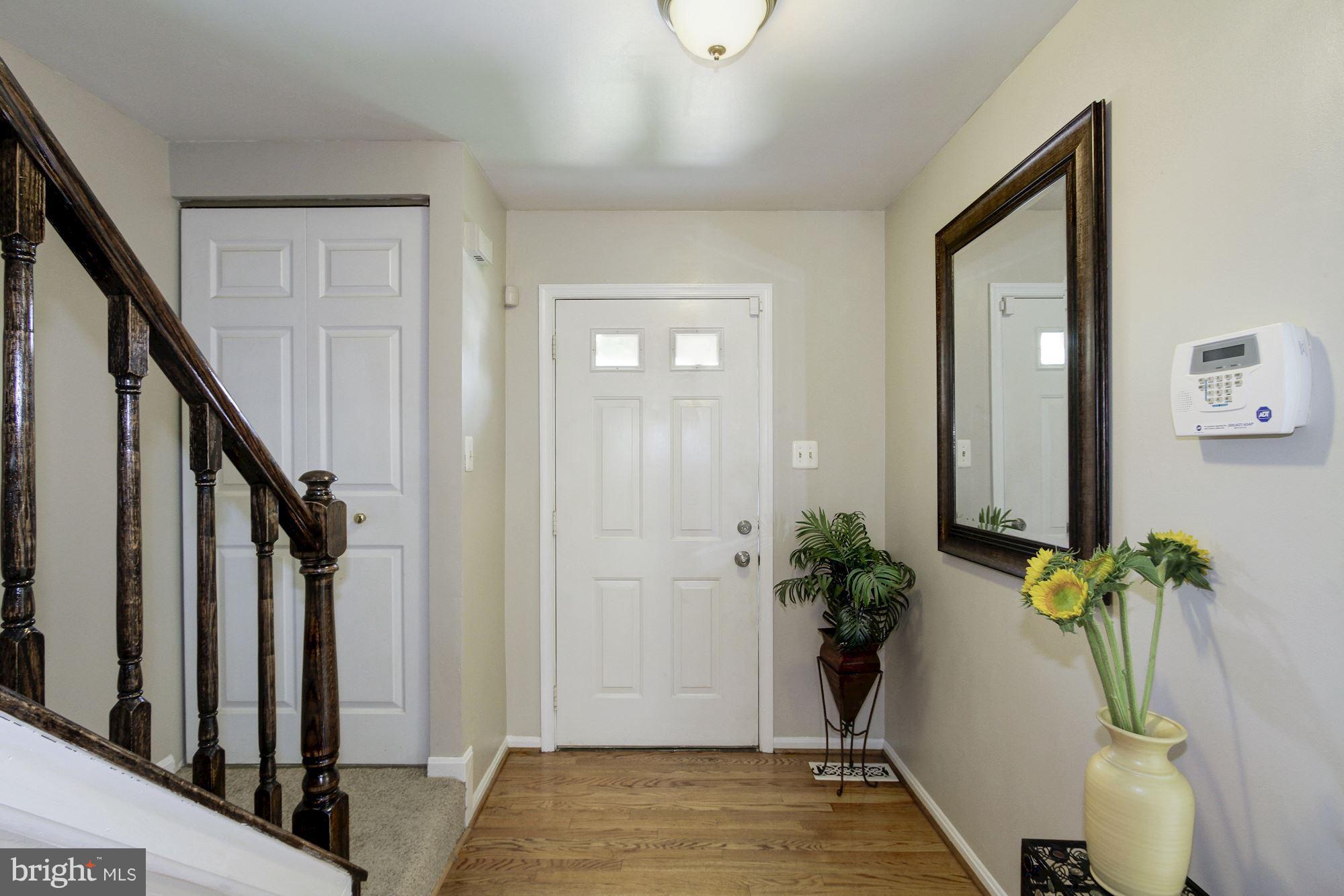 14946 Ladymeade Circle Silver Spring, MD 20906 - Photo 3 of 25 Gracious Foyer