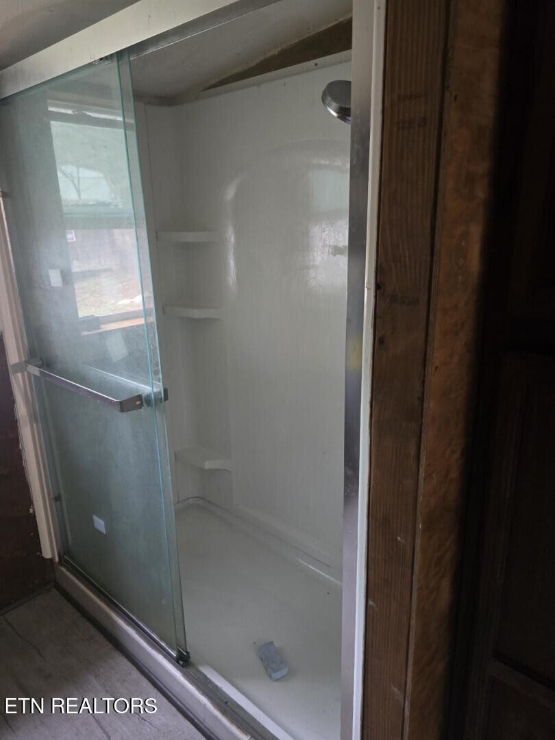 147 Highway 107 Del Rio, TN 37727 - Photo 8 of 17