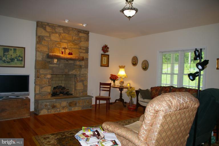 13146 Firefly Road Culpeper, VA 22701 - Photo 11 of 14 Living Room