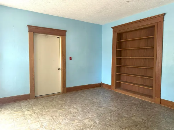 $219,900 | 205 North Main Street, Spencer, IN 47460